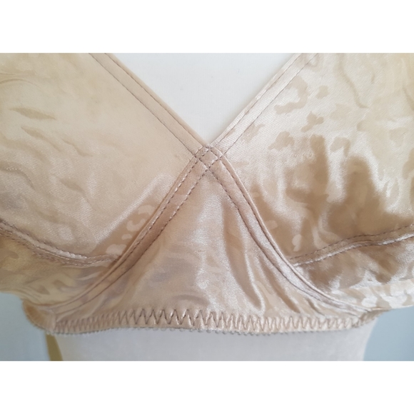 Vintage Vassarette Second Skin Satin Bra - Picture 3 of 16